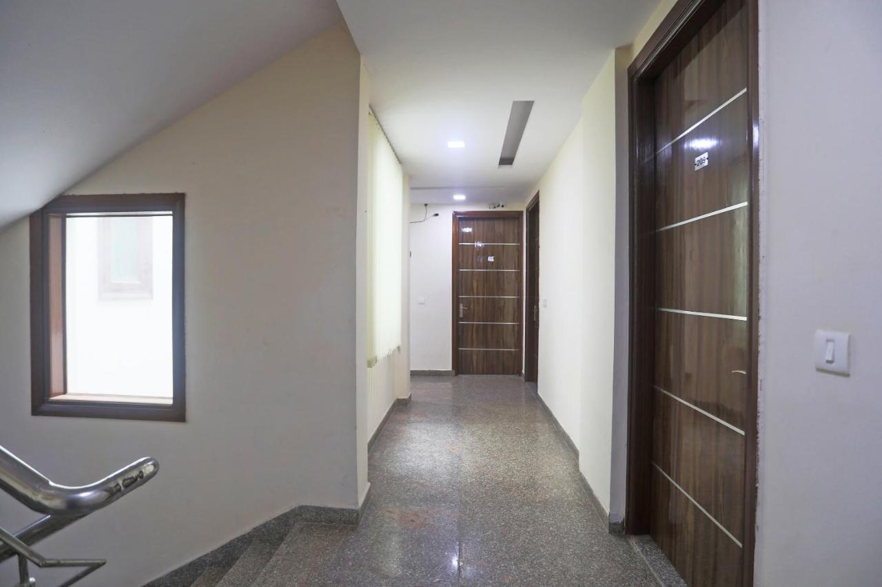 Hotel Rampal Palace 뉴델리 외부 사진