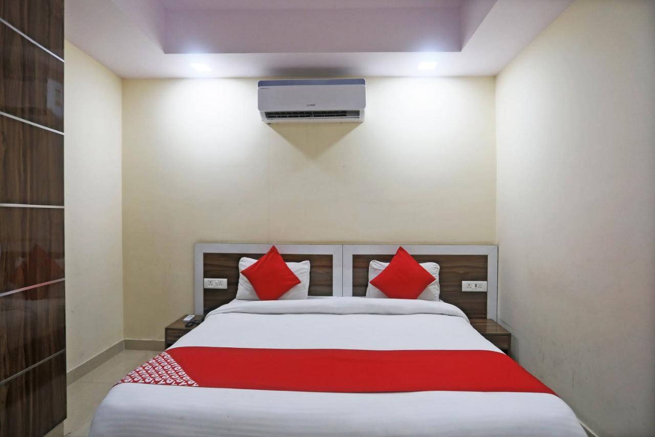 Hotel Rampal Palace 뉴델리 외부 사진