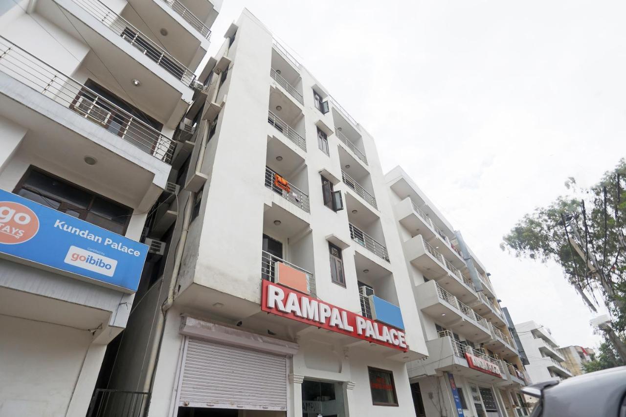 Hotel Rampal Palace 뉴델리 외부 사진
